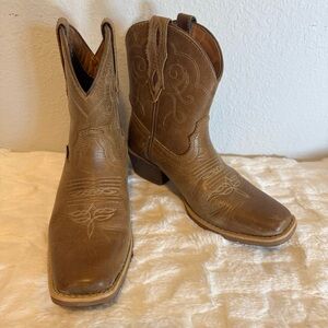 Justin Boots Women's Tan Ankle Booties